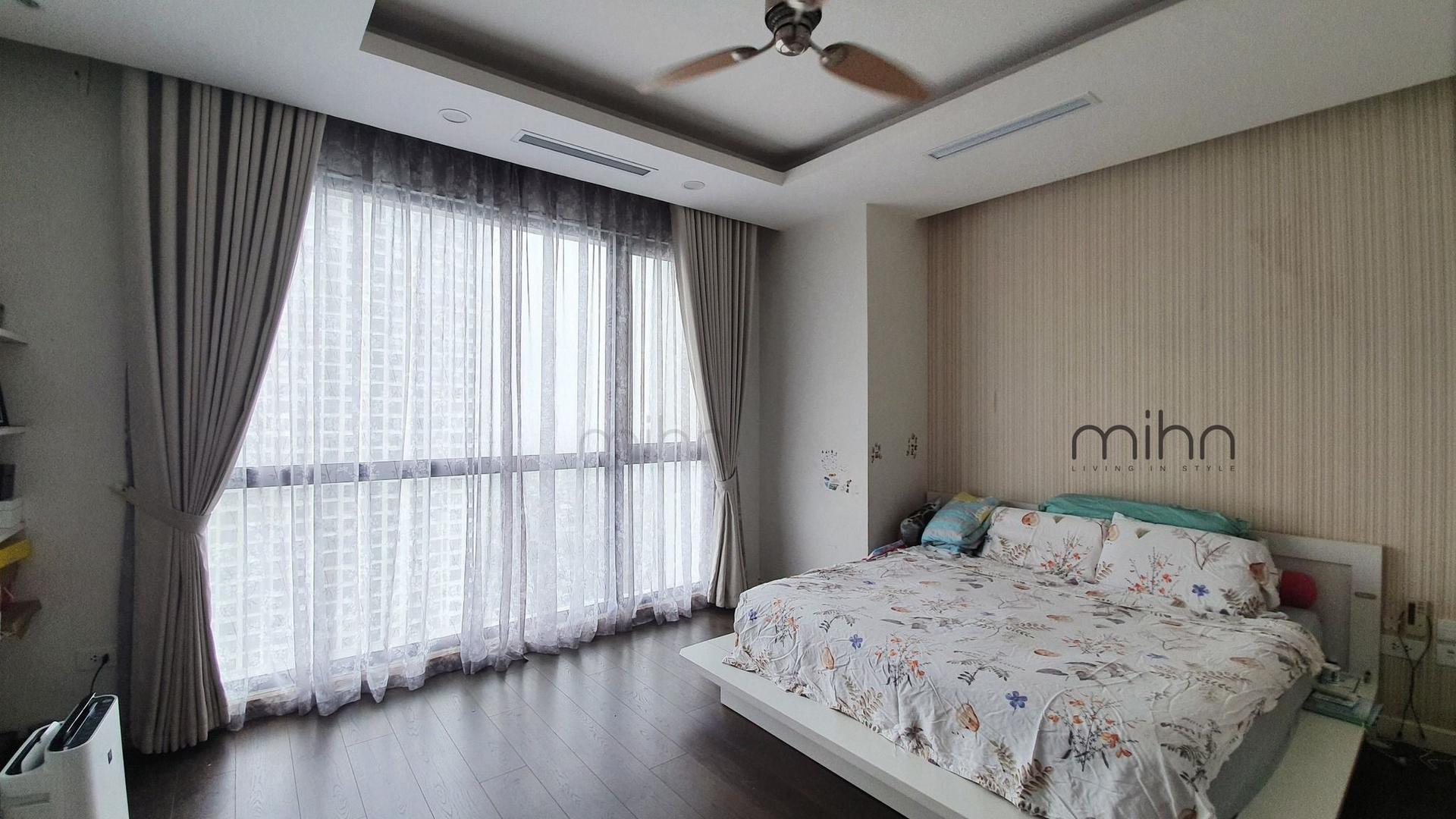 rèm cản sáng.jpg